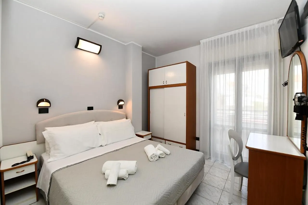 Hotel Criniera D'Oro 리미니 3*,