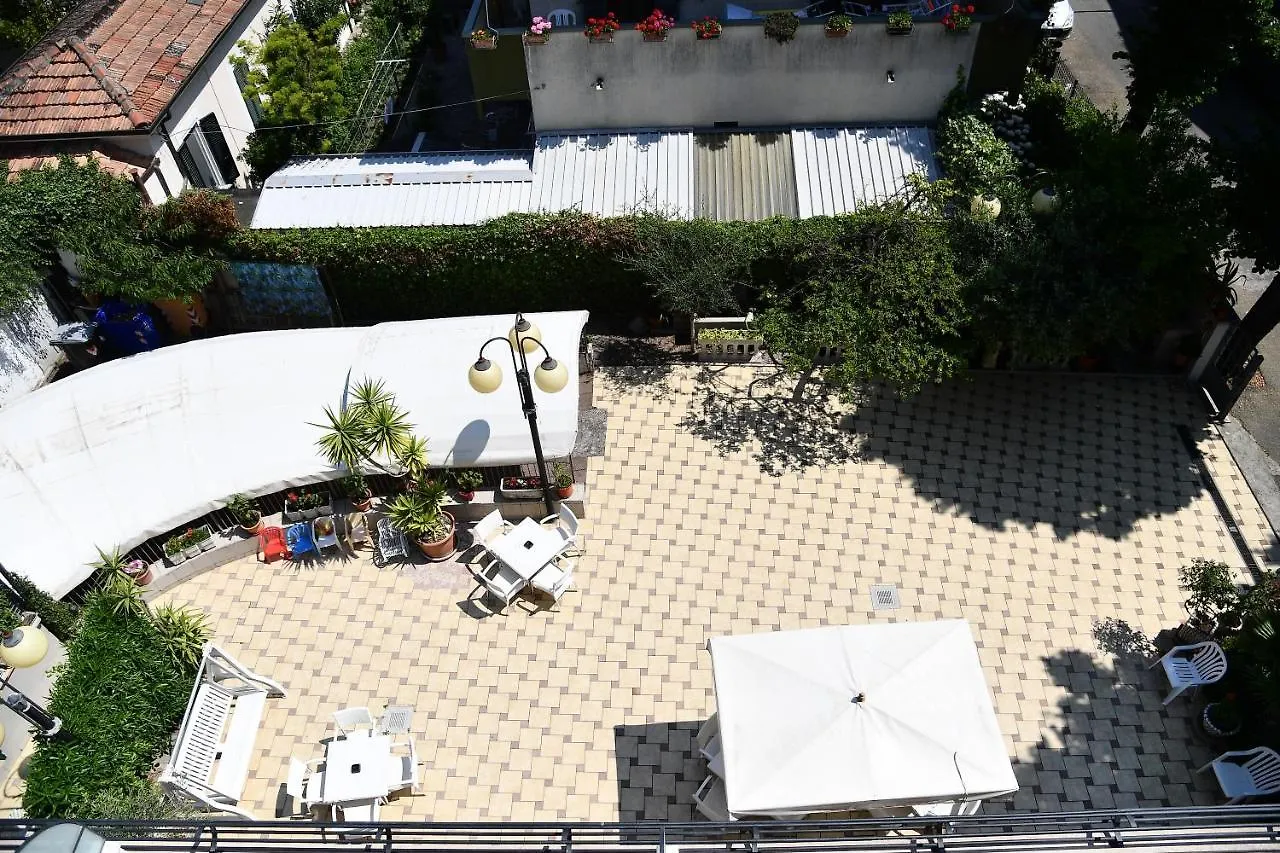 Hotel Criniera D'Oro 리미니
